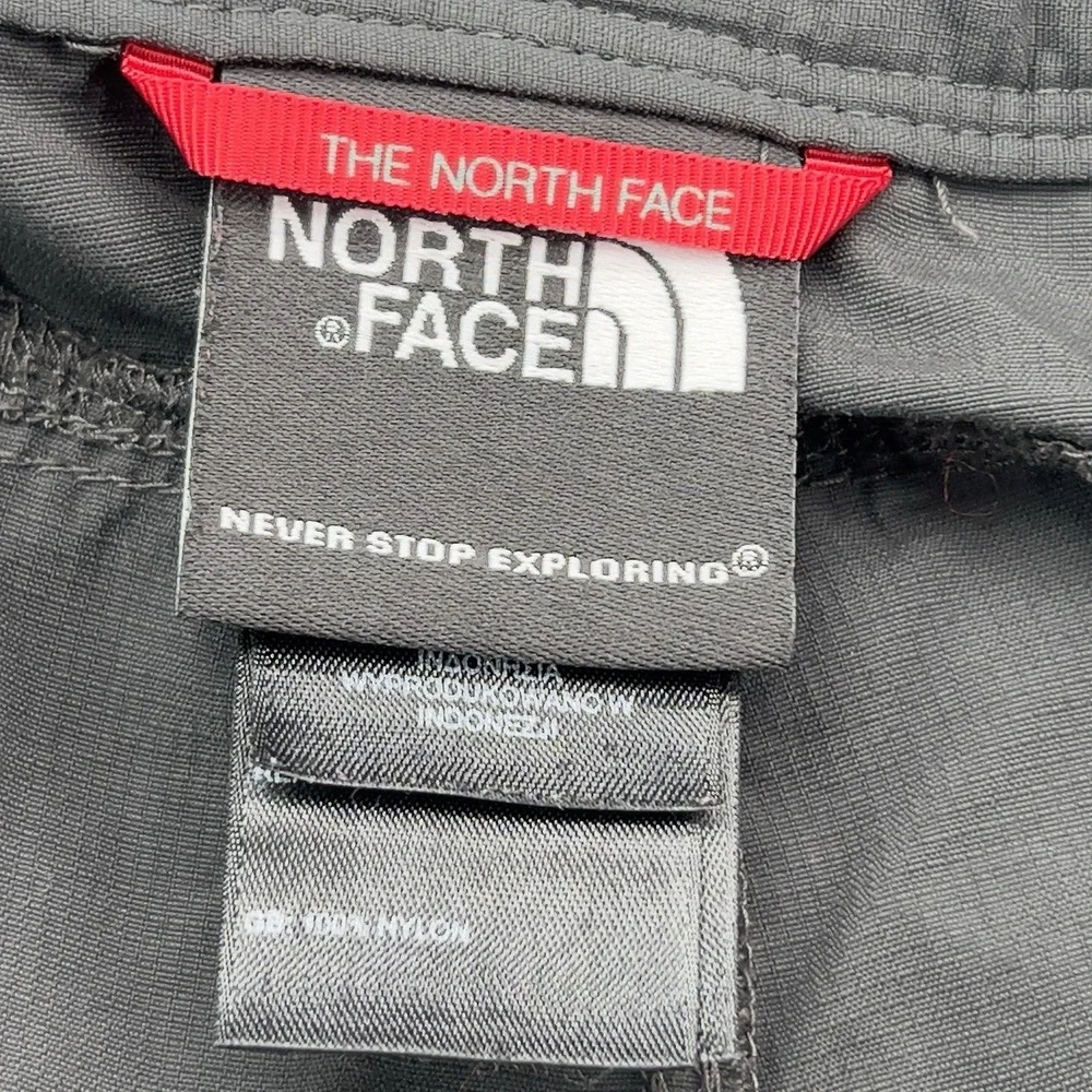 The North Face Shorts Mens 2XL Cargo Nylon Hiking Lightweight Tech Snap Gray